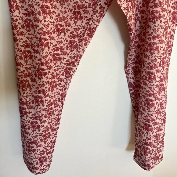 Hatch Lucy Maternity Jumper in Red and White Floral Pattern Size O/S - Picture 7 of 16